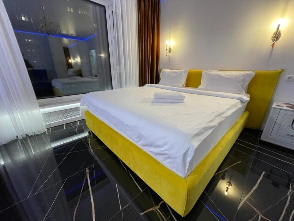 1 Room 65M2 Center Of Obolon Near River Side. Kyiv Exterior foto