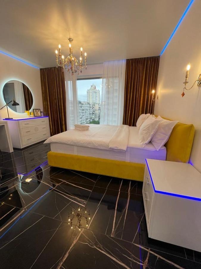 1 Room 65M2 Center Of Obolon Near River Side. Kyiv Exterior foto